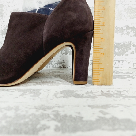Elegant Brown Suede Women's Heels - Picture 2 of 13
